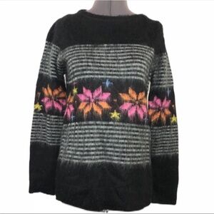 Taylor & Sage NWOT Women’s‎ Fuzzy Sweater Size XS